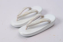 画像をギャラリービューアに読み込む, 七宝刺繍入り 鼻緒草履 衿秀 礼装用 白 着物 和服 和装 留袖 黒留袖 フォーマル 女性 レディース 鼻緒付き 入学式 卒業式 結婚式 色留袖 訪問着 七五三 単品 和装小物 女性 足に優しい ぞうり 着物用 草履 鼻緒 お稽古 着付け 長時間 疲れない 履きやすい お洒落