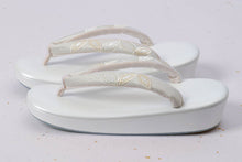 画像をギャラリービューアに読み込む, 七宝刺繍入り 鼻緒草履 衿秀 礼装用 白 着物 和服 和装 留袖 黒留袖 フォーマル 女性 レディース 鼻緒付き 入学式 卒業式 結婚式 色留袖 訪問着 七五三 単品 和装小物 女性 足に優しい ぞうり 着物用 草履 鼻緒 お稽古 着付け 長時間 疲れない 履きやすい お洒落