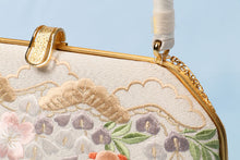 画像をギャラリービューアに読み込む, 桜 藤 松 刺繍 がま口 バッグ 和装 手提げ 衿秀 高級 フォーマル 鞄 着物 刺繍 訪問着 上質 単品 大人 女性 新品 着物用バッグ 和装用 七五三 結納 結婚式 バッグ 和柄 成人式 訪問着 振袖 入学式 卒業式 和装小物