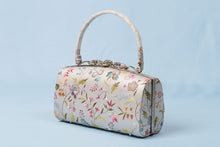 画像をギャラリービューアに読み込む, 刺繍入り バッグ グレー 上品 和装用 大原商店 着物 刺しゅう 訪問着 結婚式 入学式 振袖 付下げ 無地 小紋 留袖 色留袖 高級 上質 フォーマル 単品 大人 女性 新品 和装用 和服 和装小物 お出掛け 茶席 お茶会 鞄 和装用バッグ きもの用バッグ 着物用バッグ