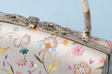 画像をギャラリービューアに読み込む, 刺繍入り バッグ グレー 上品 和装用 大原商店 着物 刺しゅう 訪問着 結婚式 入学式 振袖 付下げ 無地 小紋 留袖 色留袖 高級 上質 フォーマル 単品 大人 女性 新品 和装用 和服 和装小物 お出掛け 茶席 お茶会 鞄 和装用バッグ きもの用バッグ 着物用バッグ