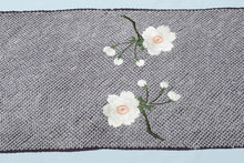 画像をギャラリービューアに読み込む, 絞り 綸子 刺繍 桜 名古屋帯 付下げ 小紋 紬 お茶席 未仕立て 反物 桜模様 さくら 高級 京都 有名 ブランド 野口 京友禅