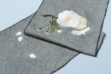 画像をギャラリービューアに読み込む, 絞り 綸子 刺繍 桜 名古屋帯 付下げ 小紋 紬 お茶席 未仕立て 反物 桜模様 さくら 高級 京都 有名 ブランド 野口 京友禅