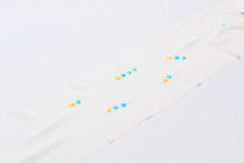 画像をギャラリービューアに読み込む, アイスクリーム 夏 帯揚げ 正絹 絽 絞り 白色 加藤萬 みふじ きもの 夏用 夏着物 上質 単衣 帯あげ 染 名古屋帯 おしゃれ カジュアル 和装小物 帯あげ 夏物 着付け小物 紗 絽 お稽古 夏祭り 夏支度 小紋 紬 浴衣 ゆかた 夏用帯揚げ