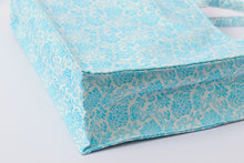 画像をギャラリービューアに読み込む, 品のある煌めき 和風 手提げバッグ a4 絹100% 金蘭 唐草地紋 日本製 着物 和装バッグ エコバック サブバッグ トート お茶席 お稽古 お出かけ 手提げ トートバッグ 布 丈夫 レディース フォーマル カジュアル 着物バッグ 利休バッグ