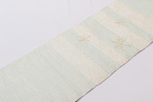 画像をギャラリービューアに読み込む, 京都西陣織物 名古屋帯 九寸 雪の結晶 帯 未仕立て 青 水色 ブルー 九寸名古屋帯 西陣織物 反物 新品 なごや帯 お洒落 色無地 無地 付下げ 小紋 おしゃれ カジュアル クリスマス 冬 冬季 雪