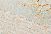 画像をギャラリービューアに読み込む, 京都西陣織物 名古屋帯 九寸 雪の結晶 帯 未仕立て 青 水色 ブルー 九寸名古屋帯 西陣織物 反物 新品 なごや帯 お洒落 色無地 無地 付下げ 小紋 おしゃれ カジュアル クリスマス 冬 冬季 雪