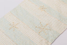 画像をギャラリービューアに読み込む, 京都西陣織物 名古屋帯 九寸 雪の結晶 帯 未仕立て 青 水色 ブルー 九寸名古屋帯 西陣織物 反物 新品 なごや帯 お洒落 色無地 無地 付下げ 小紋 おしゃれ カジュアル クリスマス 冬 冬季 雪