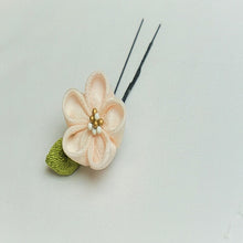 画像をギャラリービューアに読み込む, つまみ簪 つまみ 簪 縮緬 かんざし つまみ細工 花しおり 振袖 十三参り 成人式 かわいい ママ振り 髪飾り
