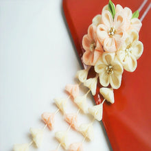 画像をギャラリービューアに読み込む, 花咲く つまみかんざし 白 ピンク つまみ細工 簪 セット 縮緬 絞り 花しおり つまみ簪 かんざし 袴 振袖 十三参り 卒業式 成人式 ママ振り 髪飾り 着物 結婚式 和装 髪 かんざし 和服 浴衣 髪飾り かんざし 簪 高級 和装用 着物 訪問着 小紋 フォーマル ヘアアクセサリー