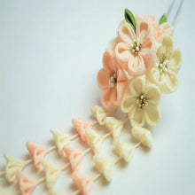 画像をギャラリービューアに読み込む, 花咲く つまみかんざし 白 ピンク つまみ細工 簪 セット 縮緬 絞り 花しおり つまみ簪 かんざし 袴 振袖 十三参り 卒業式 成人式 ママ振り 髪飾り 着物 結婚式 和装 髪 かんざし 和服 浴衣 髪飾り かんざし 簪 高級 和装用 着物 訪問着 小紋 フォーマル ヘアアクセサリー