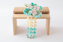 画像をギャラリービューアに読み込む, つまみ細工 簪 セット 縮緬 絞り ブルー 薄水色 つまみ簪 京都 和装小物 大原商店 花しおり かんざし 袴 振袖 十三参り 卒業式 成人式 ママ振り 髪飾り 着物 結婚式 和装 髪 和服 浴衣 髪飾り かんざし 簪 高級 和装用 着物 訪問着 小紋 フォーマル ヘアアクセサリー