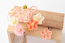 画像をギャラリービューアに読み込む, つまみ細工 簪 セット 縮緬 絞り ピンク 白 つまみ簪 京都 和装小物 大原商店 花しおり かんざし 袴 振袖 十三参り 卒業式 成人式 ママ振り 髪飾り 着物 結婚式 和装 髪 和服 浴衣 髪飾り かんざし 簪 高級 和装用 着物 訪問着 小紋 フォーマル ヘアアクセサリー