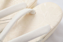 画像をギャラリービューアに読み込む, 草履 雨 雨用草履 光沢 白 ベージュ 衿秀 雨草履 爪付草履 厚底 雨の日 滑り止め 水 梅雨 着物 ぞうり 夏用草履 夏草履 夏用 和服 刺繍 和装 小紋 紬 フォーマル 七五三 お茶会 成人式 振袖 卒業式 結婚式 訪問着 付下げ 女性 レディース 女性 滑らない 通年 カジュアル