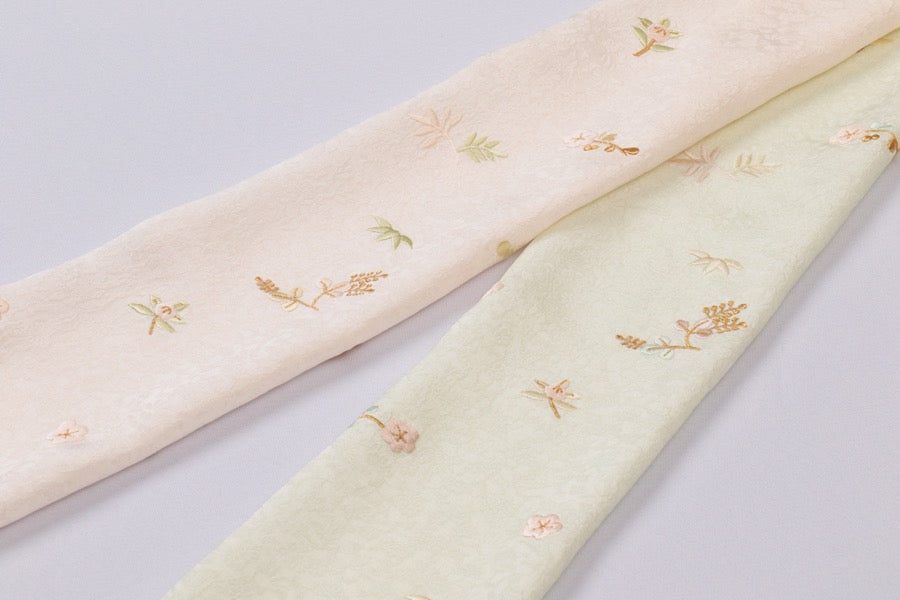 唐草 松竹梅刺繍 帯揚げ 正絹 白 モダン 和小物さくら 刺しゅう 梅 萩 