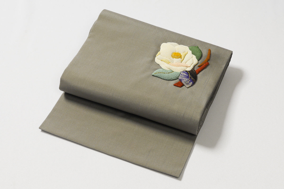 名古屋帯 反物 正絹 しゃれ帯 椿 押絵 グレー 帯 刺しゅう 未仕立て 九 