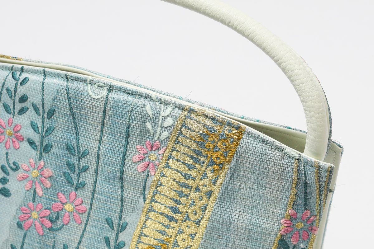 【未使用新品】衿秀 青 牛革がま口バッグ 和装 着物 洋装でも 衿秀 公式 バッグ 和装 着物 ばっぐ bag がま口 正絹 皮 牛革