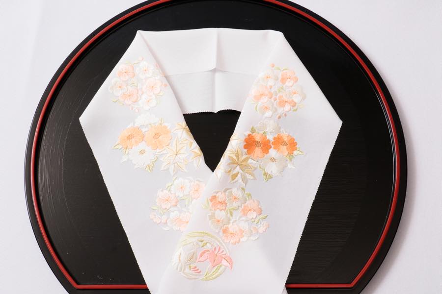 華やか 刺繍衿 刺繍半衿 衿 加藤萬 みふじ 花丸 着物 きもの 半襟 半衿